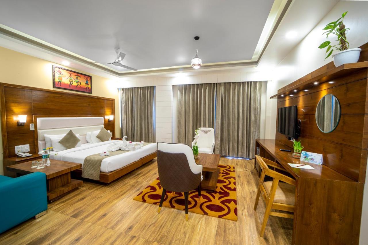Hotel Divine Lakshmi Ganga Ришикеш Экстерьер фото