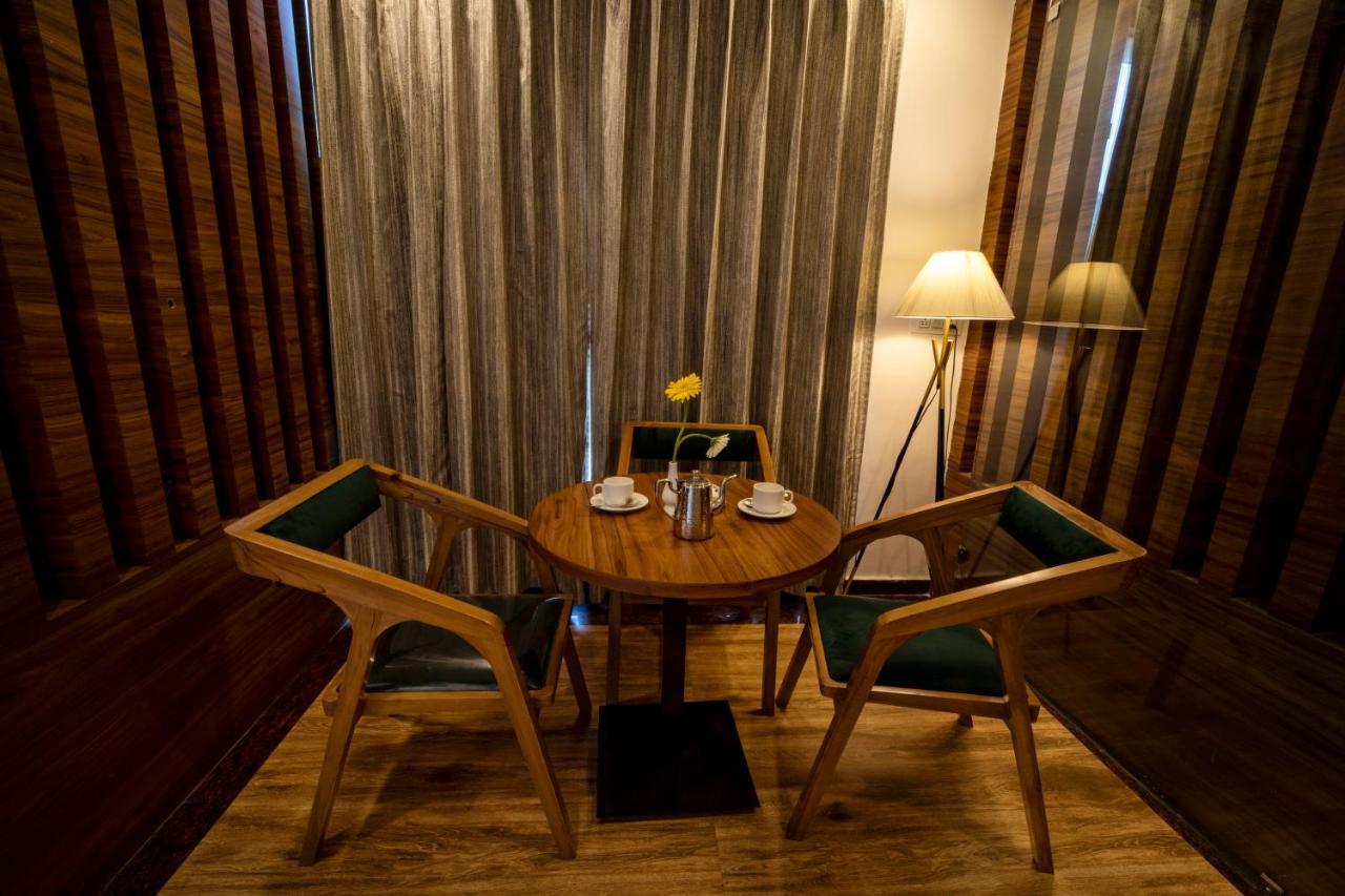 Hotel Divine Lakshmi Ganga Ришикеш Экстерьер фото