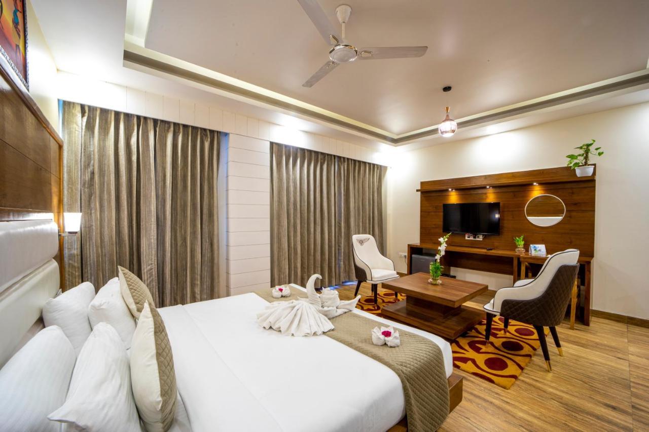 Hotel Divine Lakshmi Ganga Ришикеш Экстерьер фото