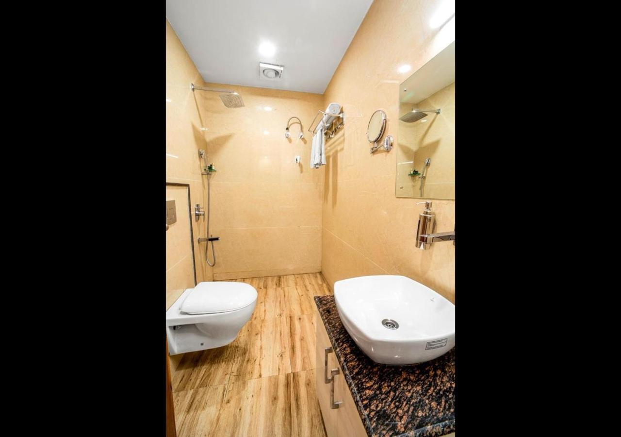 Hotel Divine Lakshmi Ganga Ришикеш Экстерьер фото